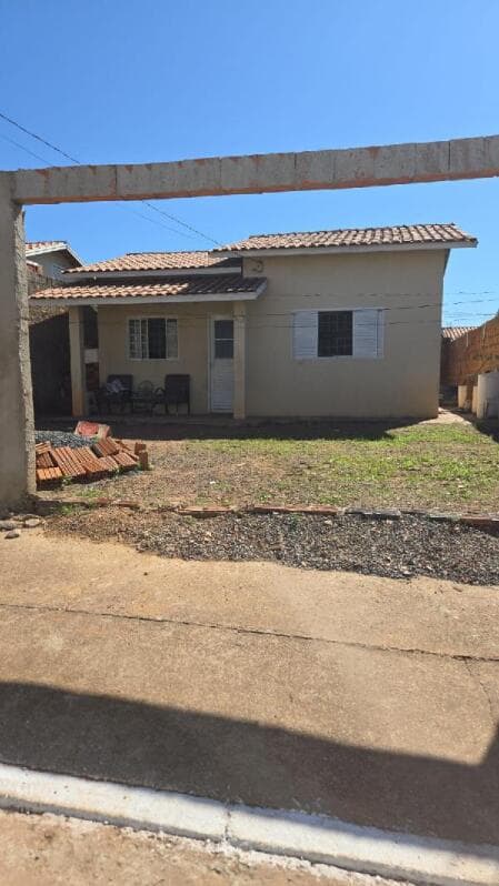 Casa em leilão em Várzea Grande - MT, bairro Vitória Regia — LOTE 202 IMÓVEIS CAIXA