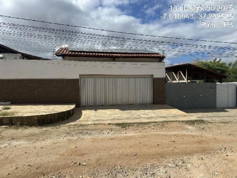 Casa em leilão em Patos - PB — LOTE 261 IMÓVEIS CAIXA