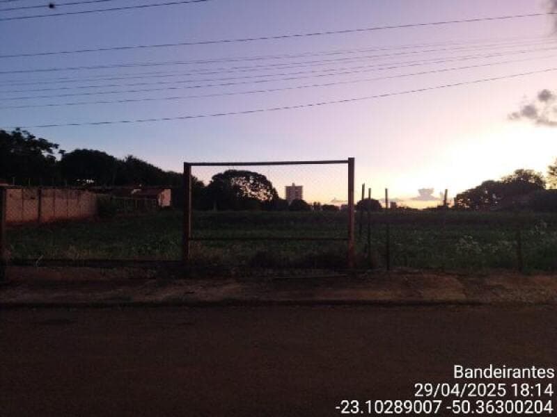 Casa em leilão em Bandeirantes - PR — LOTE 293 IMÓVEIS CAIXA