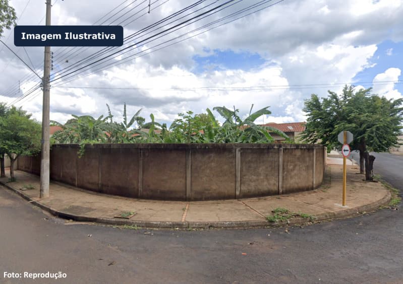Foto 3 de 3: Terreno em leilão em Santa Cruz Das Palmeiras - SP — LOTE 001 Excelente lote de esquina com 450,73m2 na Rua Bento Altarúgio, n° 146, Jd Santa Cecília, Sa