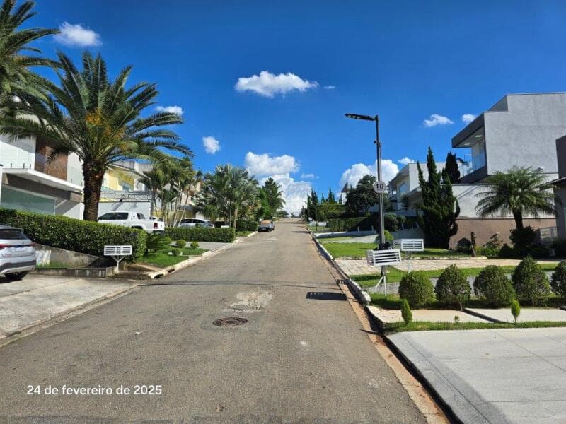 Foto 1 de 31: Terreno em leilão em Poá - SP — LOTE 001 IMÓVEL EM CONDOMÍNIO FECHADO - RES VL. DAS FONTES - POÁ - 535M² DE TERRENO E 324M² ÁREA CON