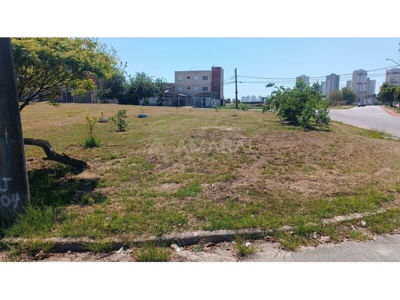 Foto 4 de 5: Terreno em leilão em Taubaté - SP, bairro Barranco — LOTE 004 Terreno de 312,87m² no Residencial Portal da Mantiqueira