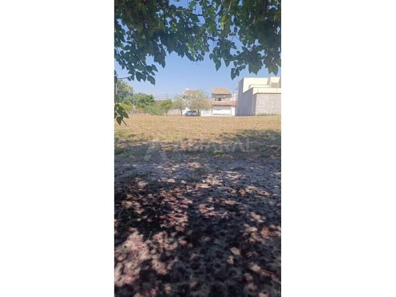 Foto 3 de 8: Terreno em leilão em Taubaté - SP, bairro Barranco — LOTE 007 Terreno com 300,00 m² no Residencial Portal da Mantiquera