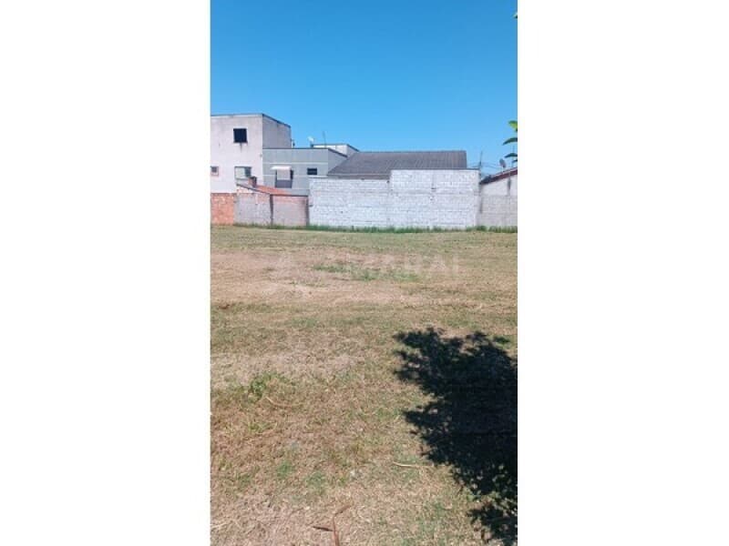 Foto 3 de 7: Terreno em leilão em Taubaté - SP, bairro Barranco — LOTE 010 Terreno de 300,00m² no Residencial Portal da Mantiqueira