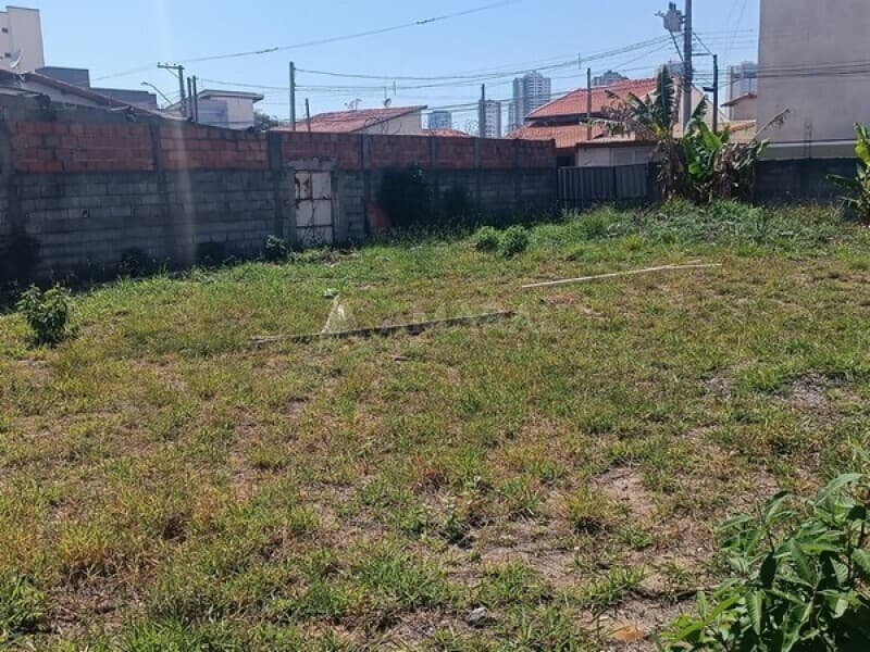 Foto 1 de 8: Terreno em leilão em Taubaté - SP, bairro Barranco — LOTE 013 Terreno de 357,62m² no Residencial Portal da Mantiquera