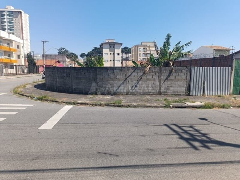 Foto 4 de 8: Terreno em leilão em Taubaté - SP, bairro Barranco — LOTE 013 Terreno de 357,62m² no Residencial Portal da Mantiquera
