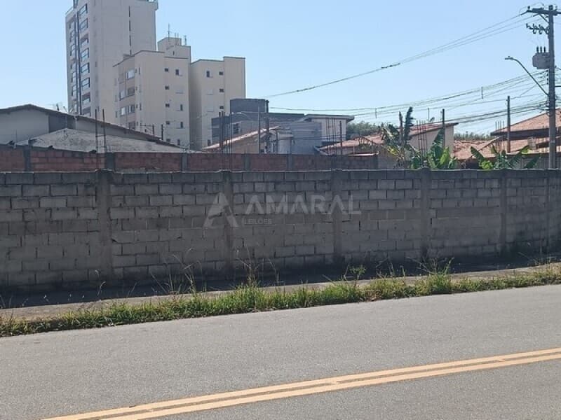 Foto 6 de 8: Terreno em leilão em Taubaté - SP, bairro Barranco — LOTE 013 Terreno de 357,62m² no Residencial Portal da Mantiquera