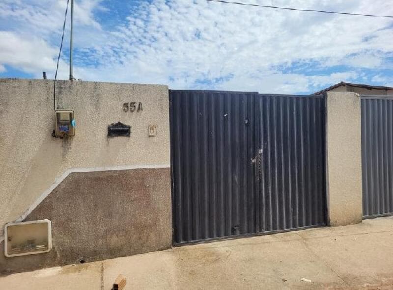 Casa em leilão em Horizonte - CE — LOTE 040 CASA