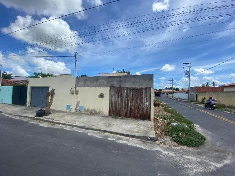 Casa em leilão em Horizonte - CE — LOTE 043 CASA