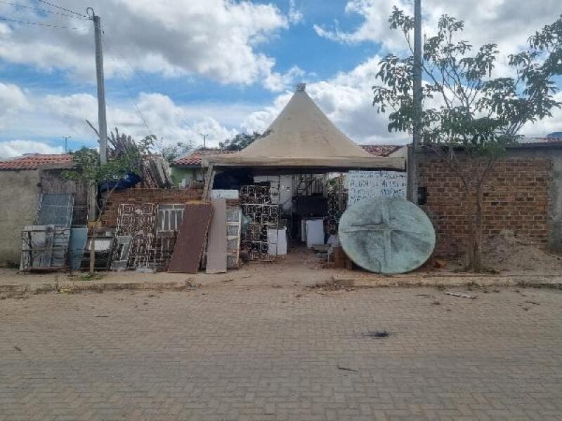 Casa em leilão em Belo Jardim - PE — LOTE 238 LOT VIANA E MOURA INHUMAS