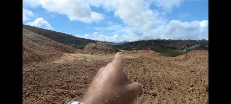 Foto 3 de 10: Terreno em leilão em Jequié - BA — LOTE 016 LOTEAMENTO JEQUIÉ, JEQUIÉ – BA - MATRÍCULA Nº 64.887 – LIVRO 2BFB - ÁREA TOTAL: 1.988,67m²