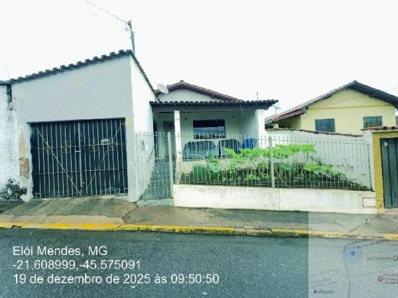 Casa em leilão em Elói Mendes - MG, bairro Centro — LOTE 146 CASA