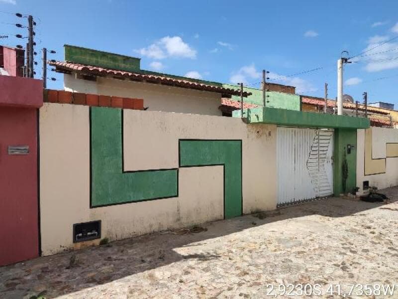 Casa em leilão em Parnaíba - PI — LOTE 241 CASA