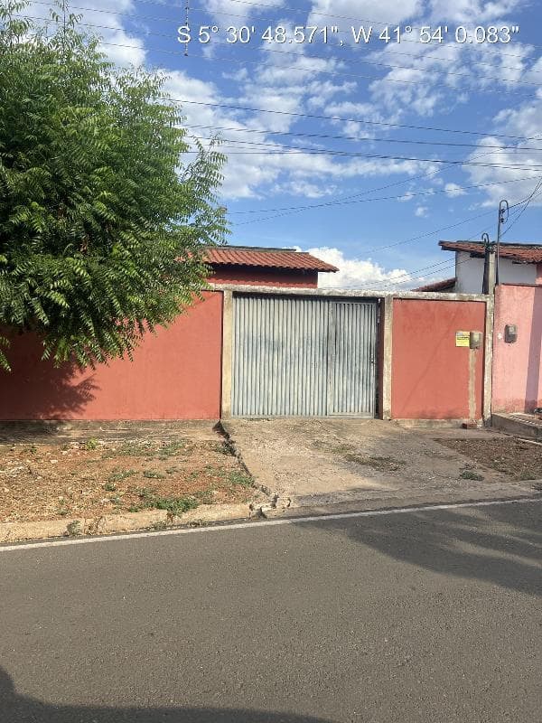 Casa em leilão em São João Da Serra - PI, bairro Centro — LOTE 242 CASA