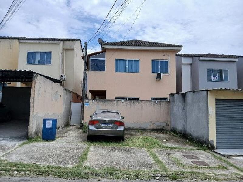 Casa em leilão em Queimados - RJ, bairro Vila Camarim — LOTE 310 CASA