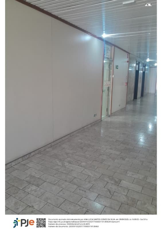 Foto 6 de 18: Comercial em leilão em Salvador - BA — LOTE 001 Sala - Centro Empresarial Iguatemi