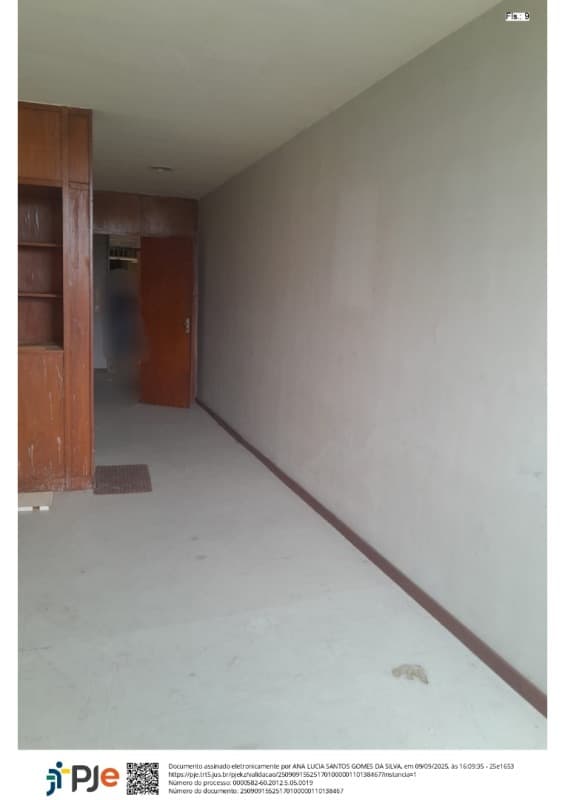 Foto 9 de 18: Comercial em leilão em Salvador - BA — LOTE 001 Sala - Centro Empresarial Iguatemi