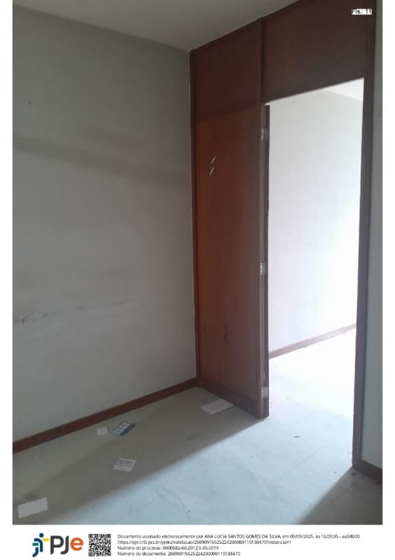 Foto 11 de 18: Comercial em leilão em Salvador - BA — LOTE 001 Sala - Centro Empresarial Iguatemi