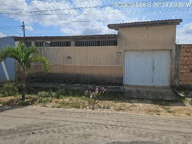 Casa em leilão em Eunápolis - BA — LOTE 017 CASA