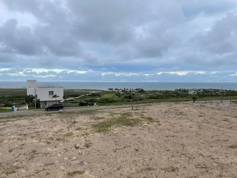 Foto 1 de 8: Terreno em leilão em Aquiraz - CE — LOTE 001 IMÓVEL NO LOTEAMENTO AQUIRAZ RIVIERA COM 1.544,88M²