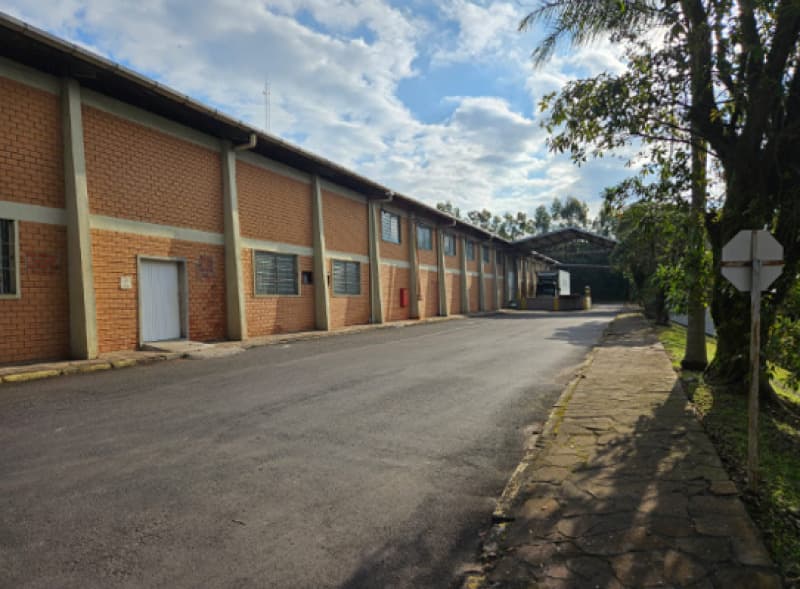 Foto 2 de 11: Comercial em leilão em Campo Bom - RS, bairro V — LOTE 001 PRÉDIO INDUSTRIAL