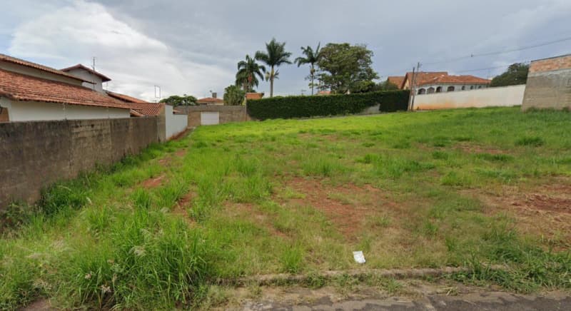 Terreno em leilão em Três Pontas - MG — LOTE 003 LOTE DE 220M² EM TRÊS PONTAS/MG