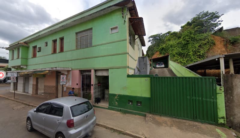 Foto 2 de 3: Comercial em leilão em Astolfo Dutra - MG — LOTE 001 IMÓVEL RESIDENCIAL E COMERCIAL NO CENTRO DE ASTOLFO DUTRA/MG