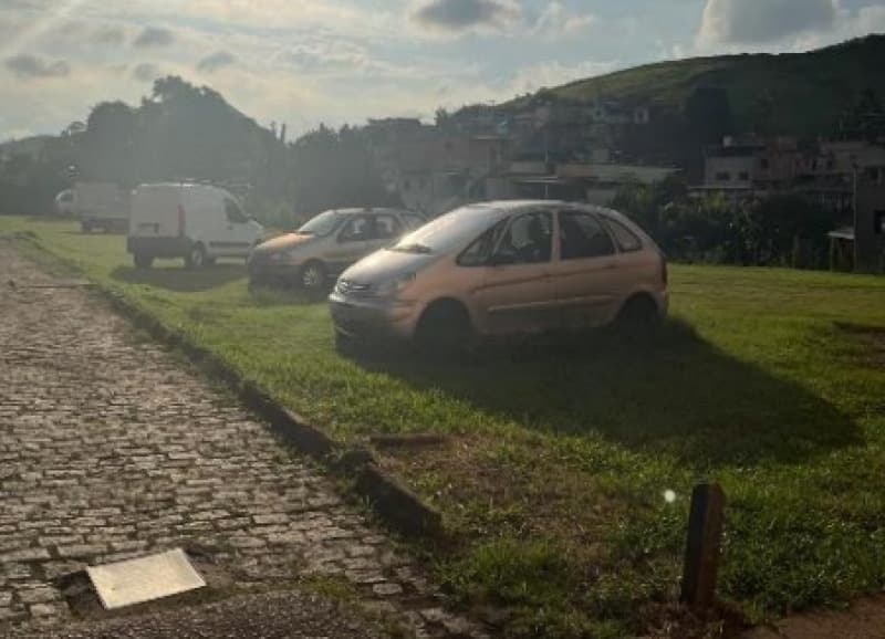 Foto 17 de 17: Apartamento em leilão em Juiz De Fora - MG — LOTE 003-9 APARTAMENTO Nº 404 EDIFÍCIO VIOLETA EM JUIZ DE FORA/MG