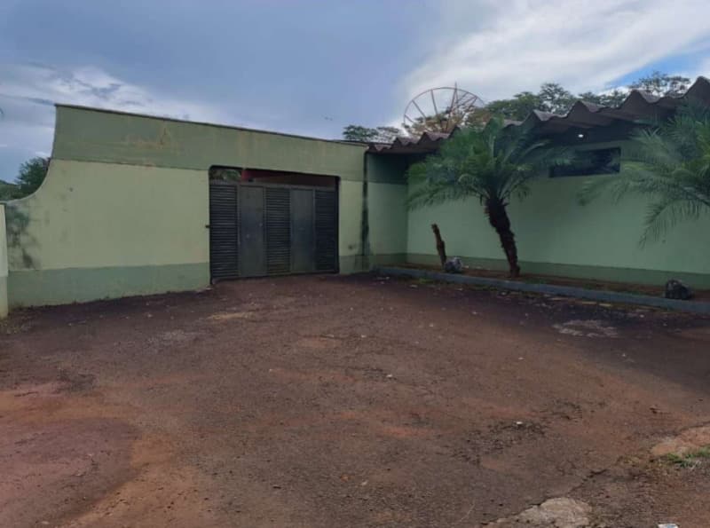 Foto 4 de 4: Comercial em leilão em Ituiutaba - MG — LOTE 001 IMÓVEL RURAL/COMERCIAL (MOTEL) ÀS MARGENS DA RODOVIA