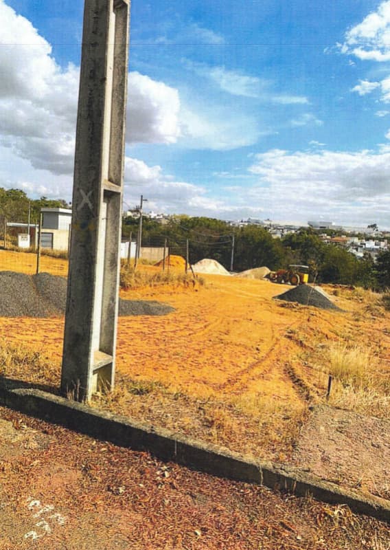 Foto 1 de 2: Terreno em leilão em Patrocínio - MG, bairro Morada do Sol — LOTE 001-5 TERRENO Nº 127 NO NEW GOLDEN PARK EM PATROCÍNIO/MG