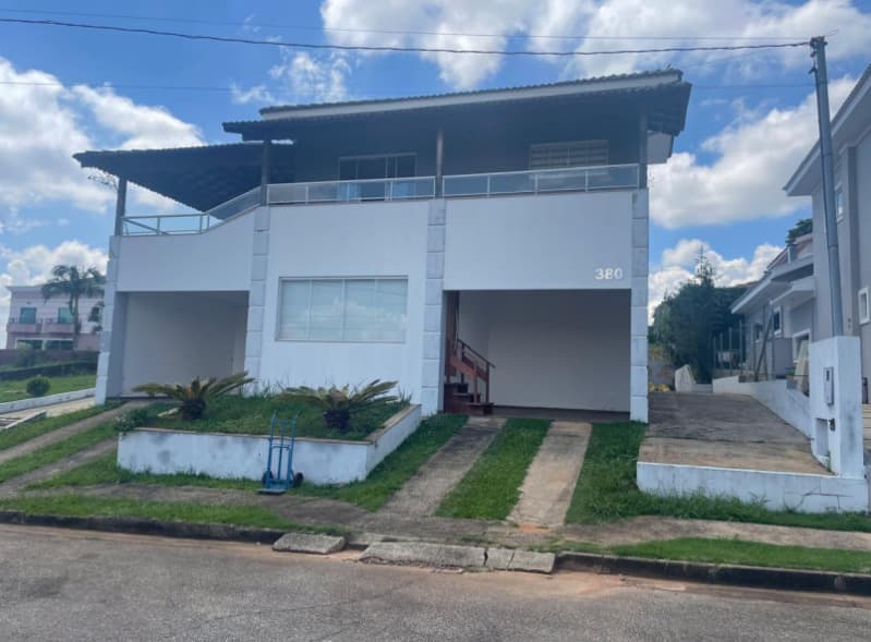 Foto 1 de 3: Casa em leilão em Pouso Alegre - MG — LOTE 001 IMÓVEL RESIDENCIAL NO CONDOMÍNIO GRAN ROYALLE EM POUSO ALEGRE/MG