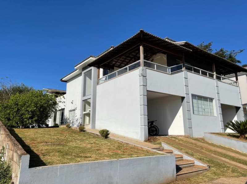 Foto 2 de 3: Casa em leilão em Pouso Alegre - MG — LOTE 001 IMÓVEL RESIDENCIAL NO CONDOMÍNIO GRAN ROYALLE EM POUSO ALEGRE/MG
