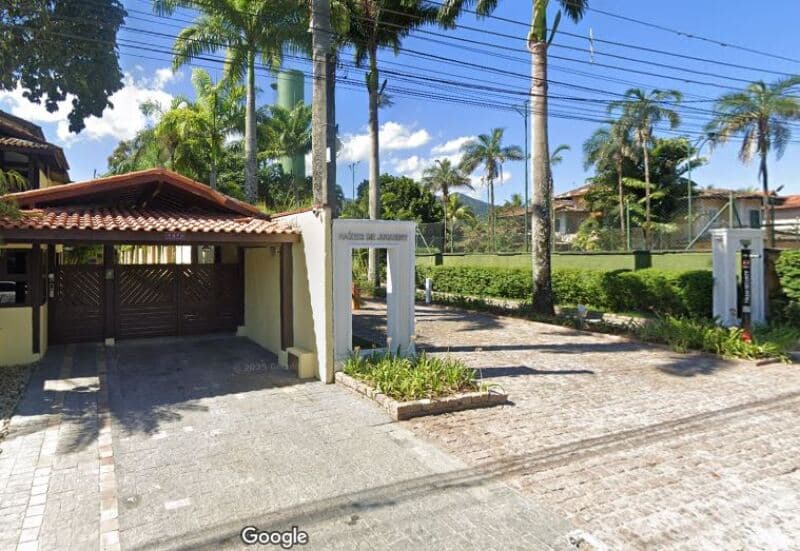 Foto 2 de 2: Casa em leilão em São Sebastião - SP — LOTE 021 CASA N.º 7-B, TIPO 1, da VILA ''B'', do CONDOMÍNIO RAÍZES JUQUEHY, área construída privativ