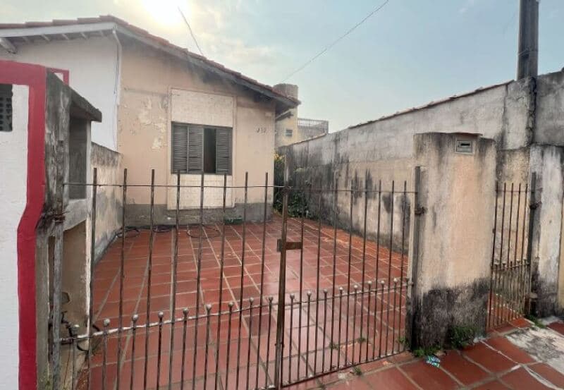 Casa em leilão em Cotia - SP — LOTE 011 CASA RESIDENCIAL E RESPECTIVO TERRENO, ÁREA 125M², PARQUE SÃO JORGE, COTIA/SP