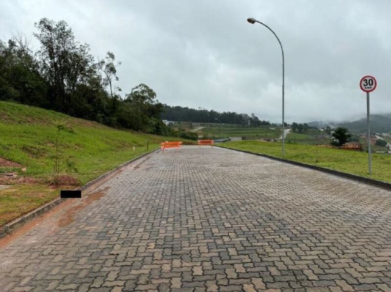 Foto 3 de 9: Terreno em leilão em Itatiba - SP, bairro Tapera Grande — LOTE 001 Imóvel no RESIDENCIAL VALE DAS ÁGUAS com área de 587m², bairro Tapera Grande, Itatiba/SP