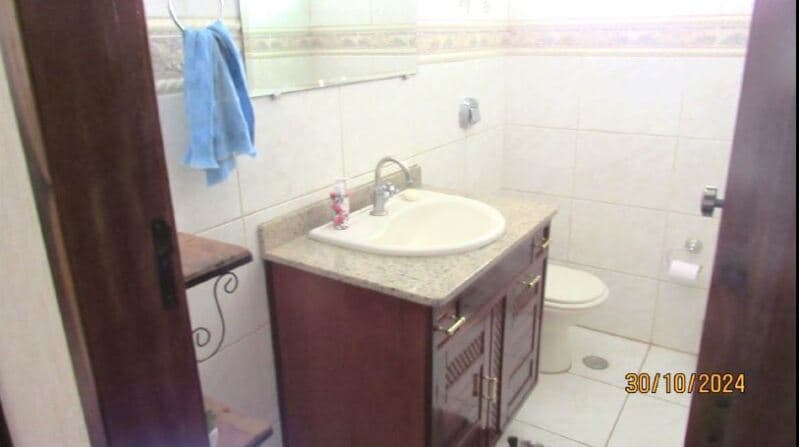 Foto 11 de 15: Casa em leilão em Bauru - SP, bairro Vila Pacífico — LOTE 001 Imóvel Residencial com A.C. 182m², A.T. 304m², piscina, Vila Pacífico, Bauru/SP
