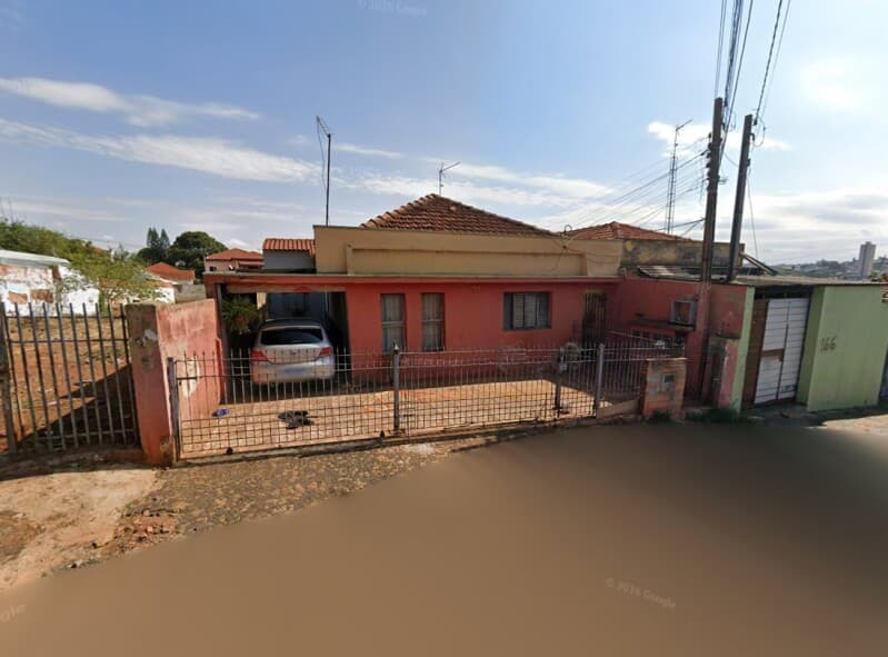 Foto 1 de 4: Terreno em leilão em Americana - SP, bairro Vila Cordenonsi — LOTE 001 Parte Ideal (33,33%) Imóvel residencial com A.C. 262m², A.T. 413m², Vila Cordenonsi, Americ