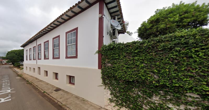 Casa em leilão em Três Pontas - MG — LOTE 001 CASA COM ÁREA DE 757 M² NO CENTRO DE TRÊS PONTAS/MG