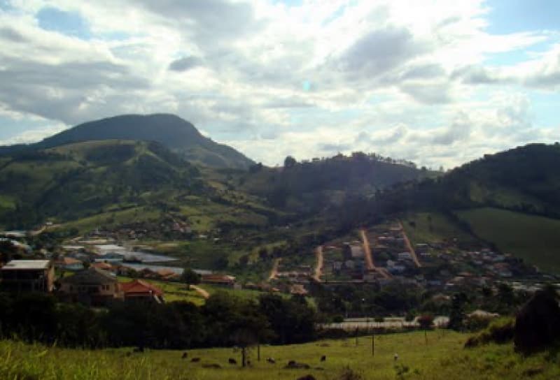 Area Rural em leilão em Conceição Dos Ouros - MG — LOTE 001 Uma parte de terras, denominado Fazenda Bom Jesus, situada no Bairro Ouros Velho, com área