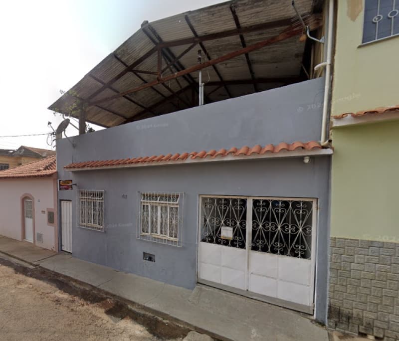 Casa em leilão em Ubá - MG — LOTE 006 CASA NO BAIRRO NOEME BATALHA EM UBÁ/MG