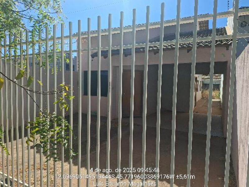 Casa em leilão em Luís Eduardo Magalhães - BA — LOTE 047 CASA EM LUIS EDUARDO MAGALHAES/BA
