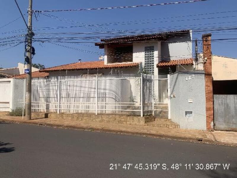 Casa em leilão em Araraquara - SP — LOTE 488 CASA EM ARARAQUARA/SP