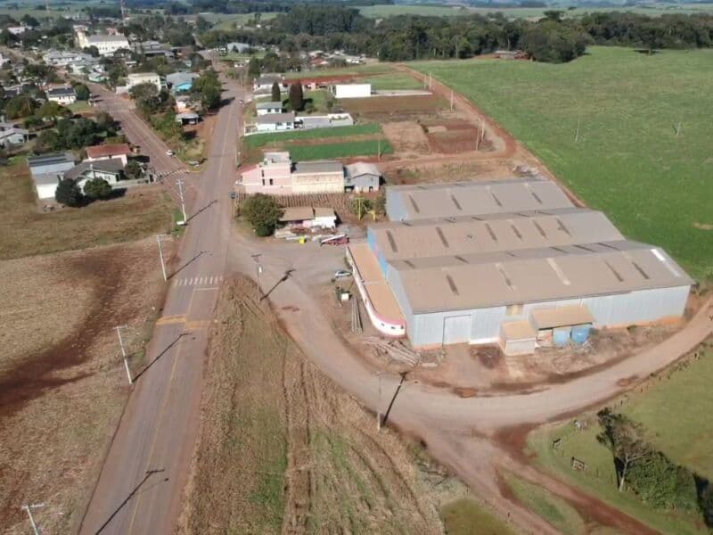 Foto 13 de 19: Comercial em leilão em Gentil - RS — LOTE 001 LOTE URBANO DA QUADRA Nº 72, com a área de 2.941,60m² em MARAU/RS + Benfeitorias