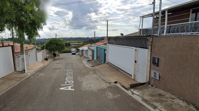 Foto 2 de 3: Casa em leilão em Bragança Paulista - SP — LOTE 001 CASA 180m² - BRAGANÇA PAULISTA