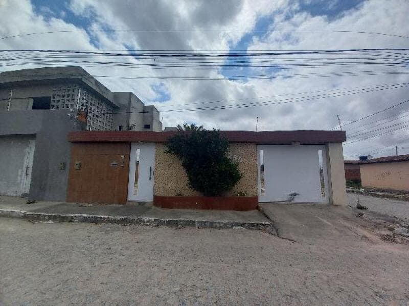 Casa em leilão em Caruaru - PE — LOTE 229 Casa