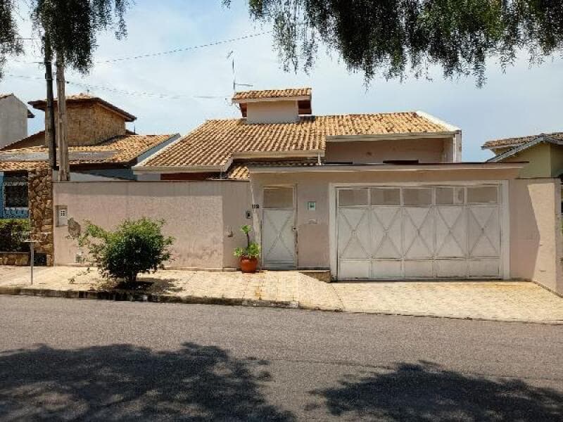 Casa em leilão em Itatiba - SP — LOTE 496 Casa