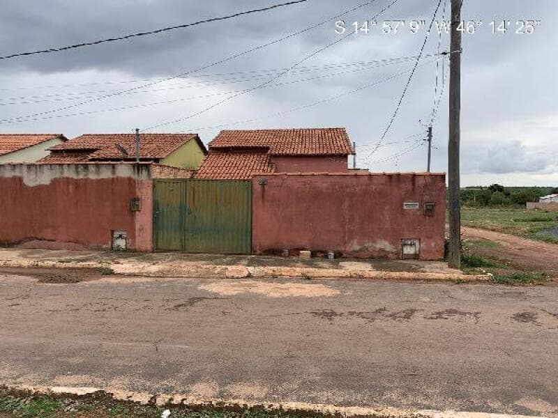 Casa em leilão em Formoso - MG — LOTE 103 Casa
