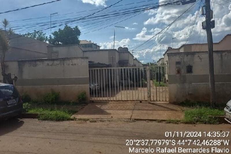 Casa em leilão em Sarzedo - MG — LOTE 117 Casa