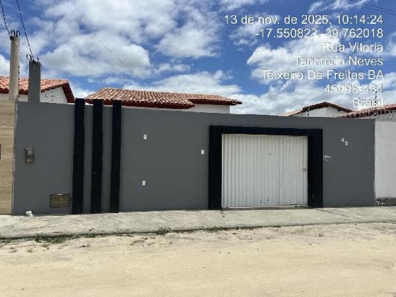 Casa em leilão em Teixeira De Freitas - BA, bairro Tancredo Neves — LOTE 040 Casa