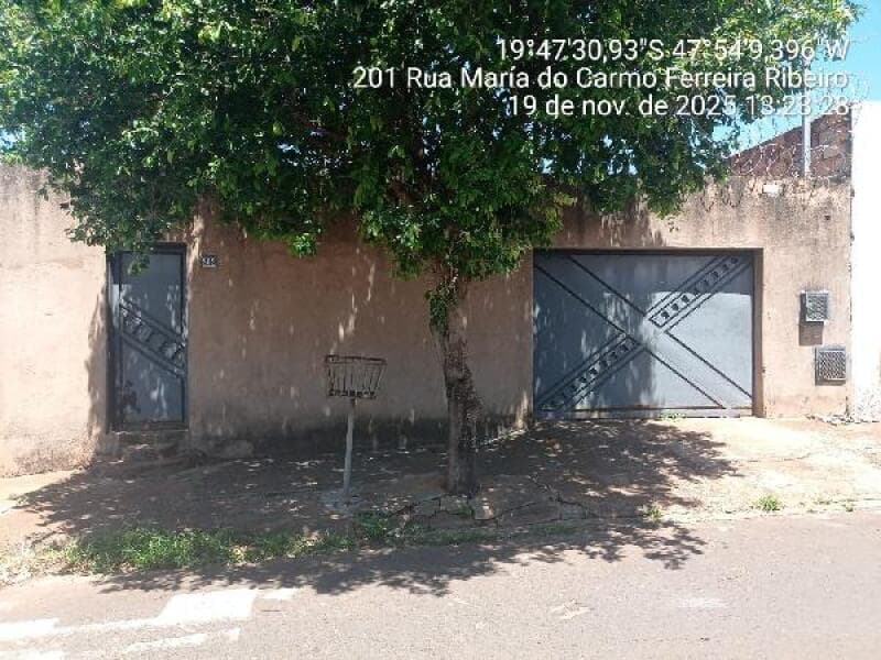 Casa em leilão em Uberaba - MG, bairro Parque Das Aroeiras — LOTE 157 Casa